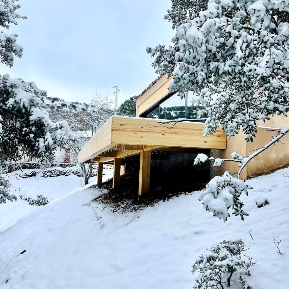 Property building, Patio, Off site, Natural landscape, Winter, Balcony/Terrace, Mountain view
