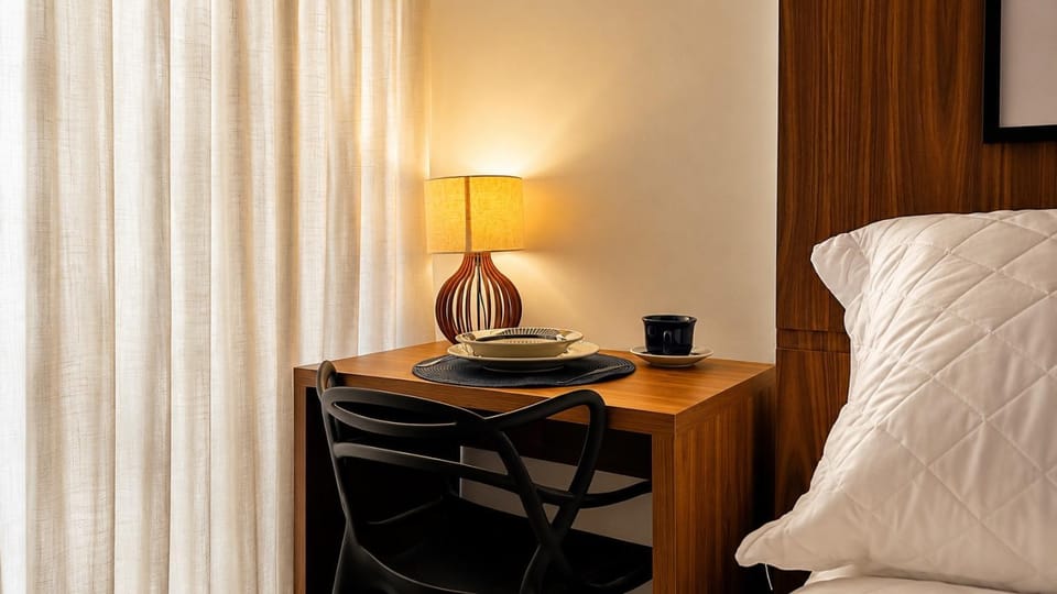 Photo of the whole room, Dining area, Bedroom