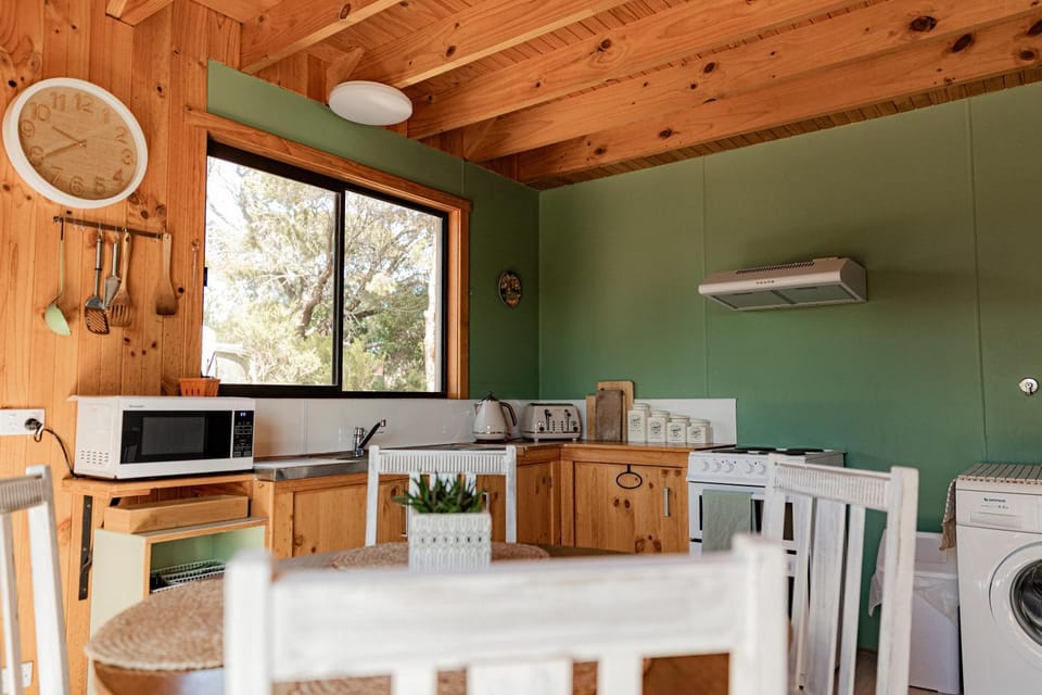 Geoff's - beach, bush and bliss House in Binalong Bay