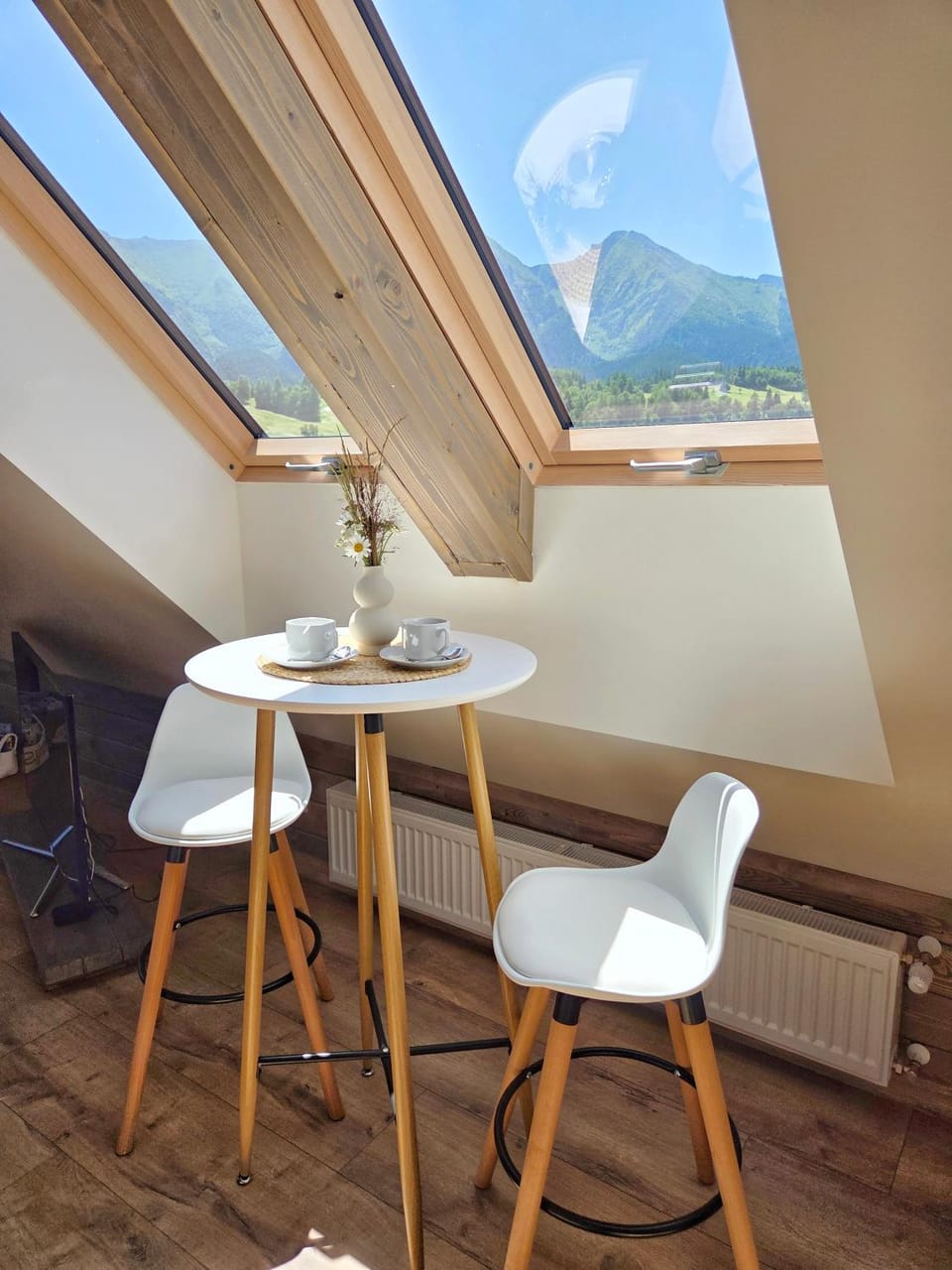 Seating area, Mountain view