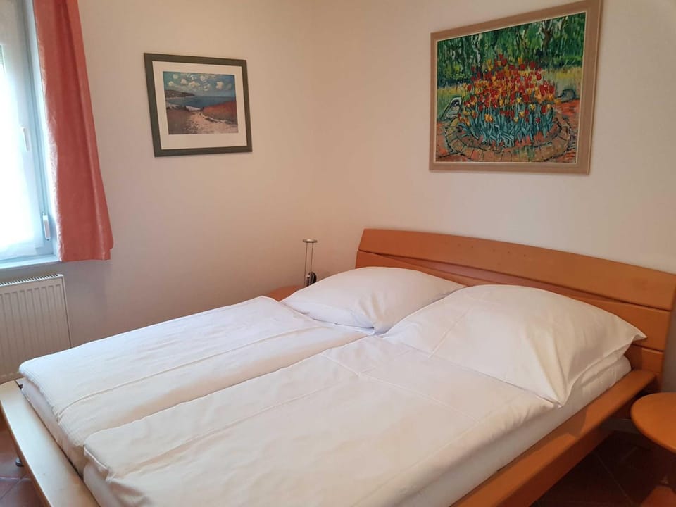 Fewo 1 im Fischerhaus mit Wintergarten und Terrasse Apartment in Sellin