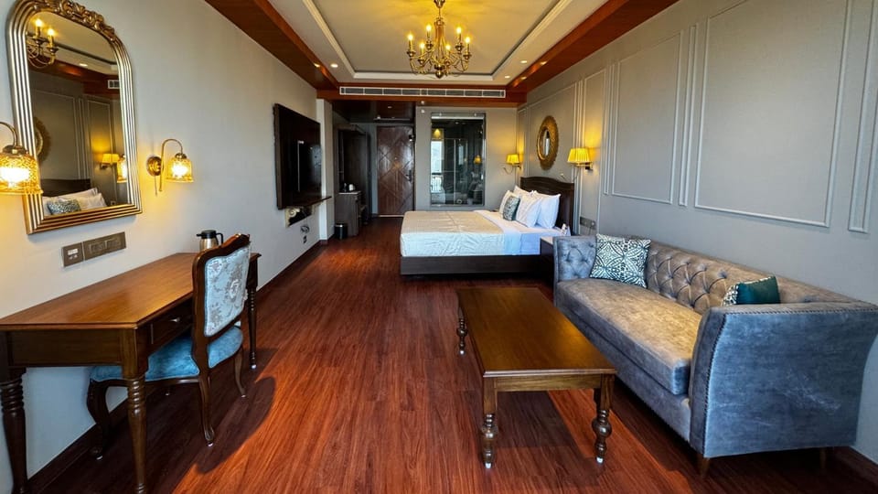 Bed, TV and multimedia, Bedroom