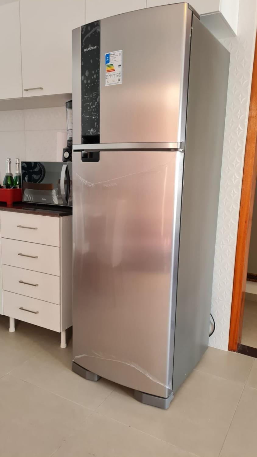 Kitchen or kitchenette, minibar