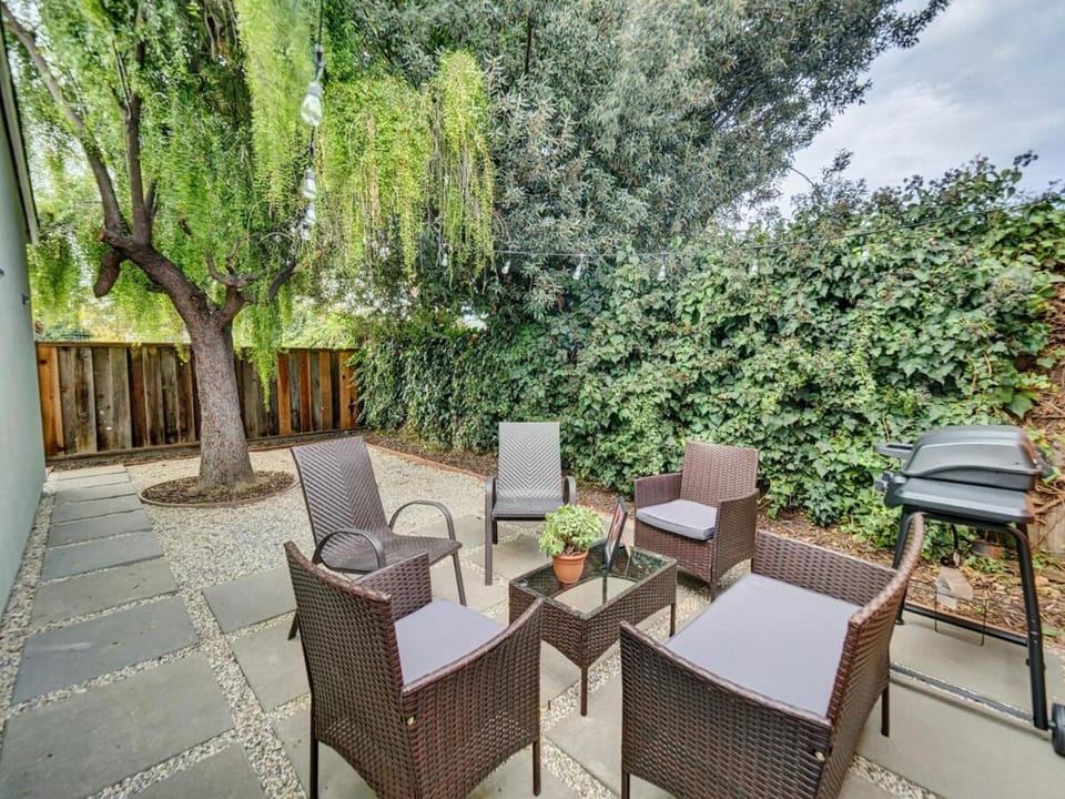 Seating area, Garden view