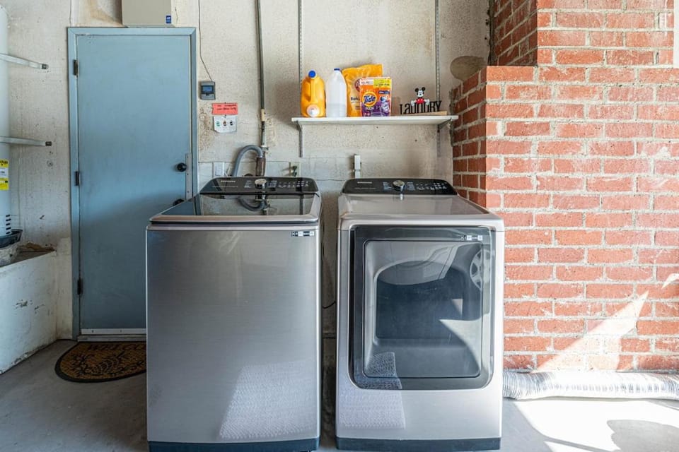 The 3BR-2BA Extended Stay Oasis in Anaheim House in Anaheim