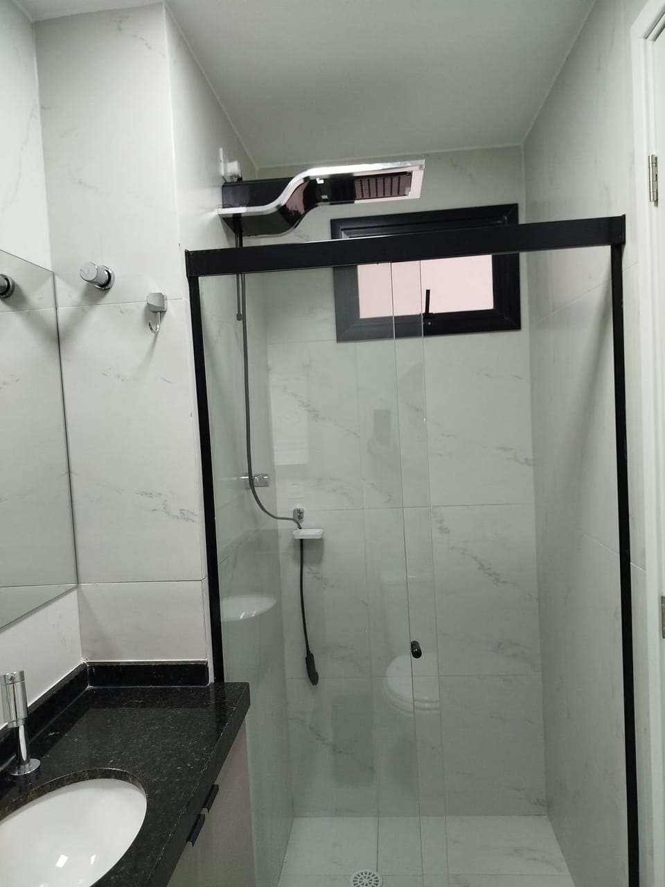 Shower, Toilet