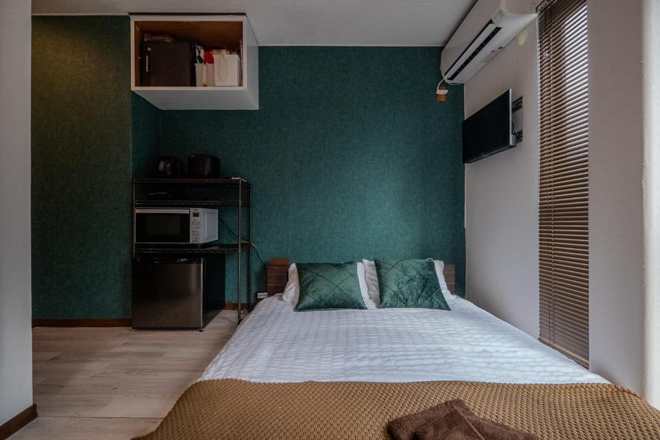 Bed, TV and multimedia, Bedroom, air conditioner