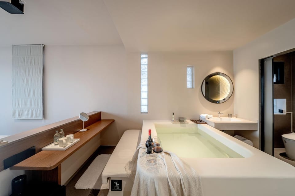Bathroom, towels