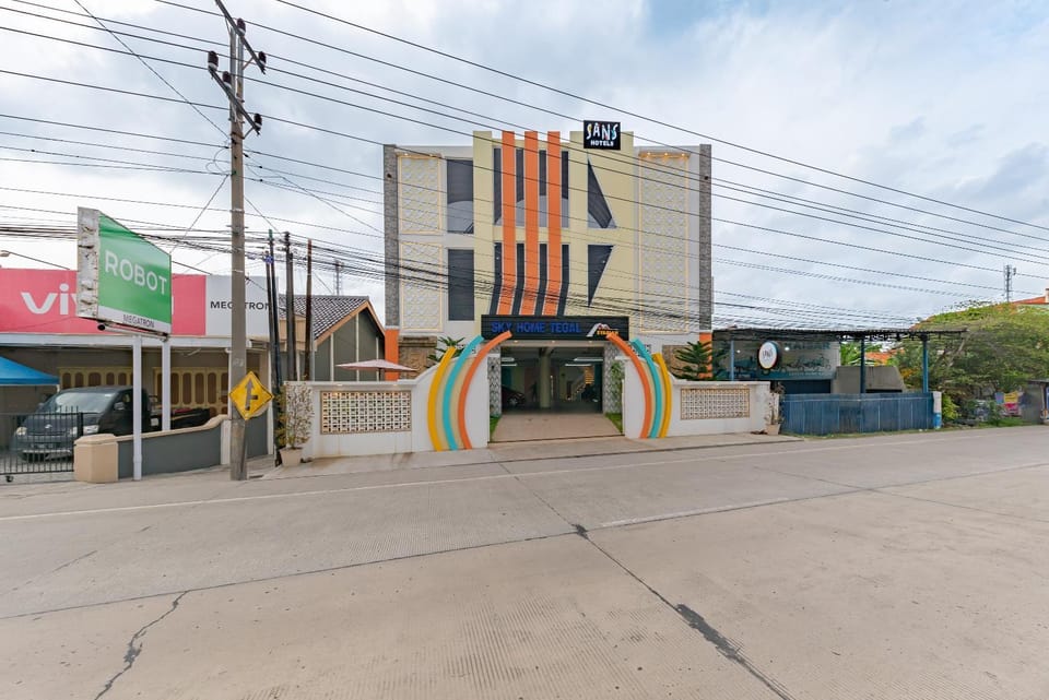 Facade/entrance