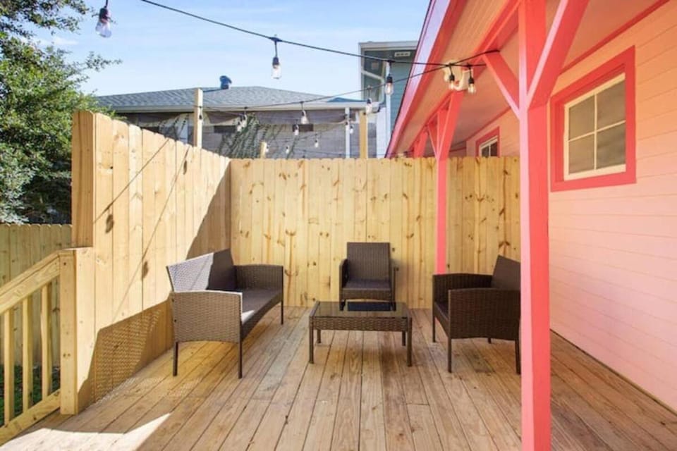 Easy Access to Canal Street Car Near French Quarter House in New Orleans