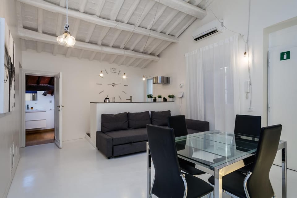 TV and multimedia, Kitchen or kitchenette, Living room, Dining area