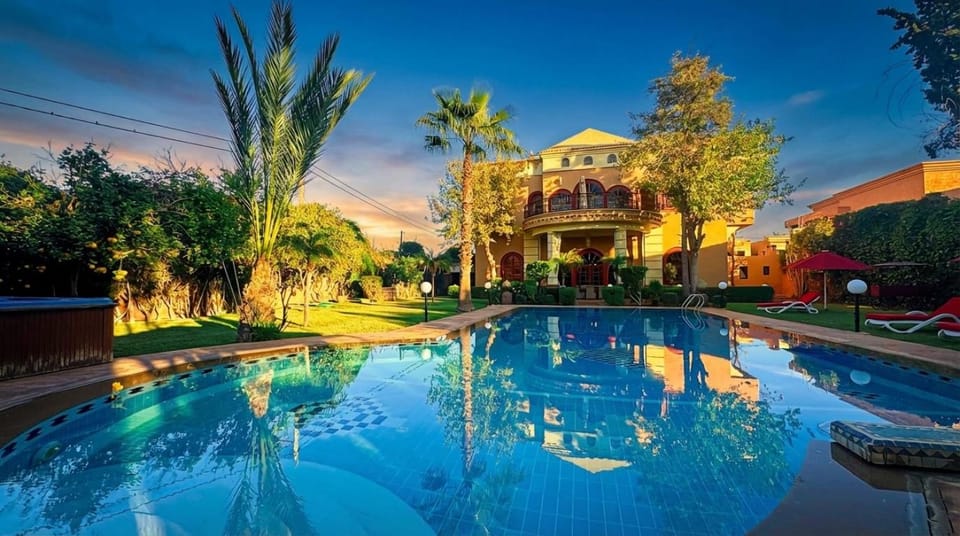 Charming Luxury Villa - Pool & Hot Tub Villa in Marrakesh