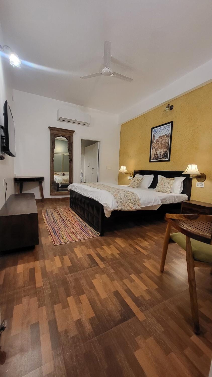 TV and multimedia, Photo of the whole room, Bedroom