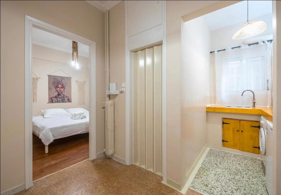 KOYKAKI MODERN RETREAT 250m FROM ACROPOLIS Apartment in Athens