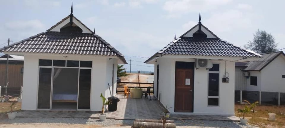 Property building, Day