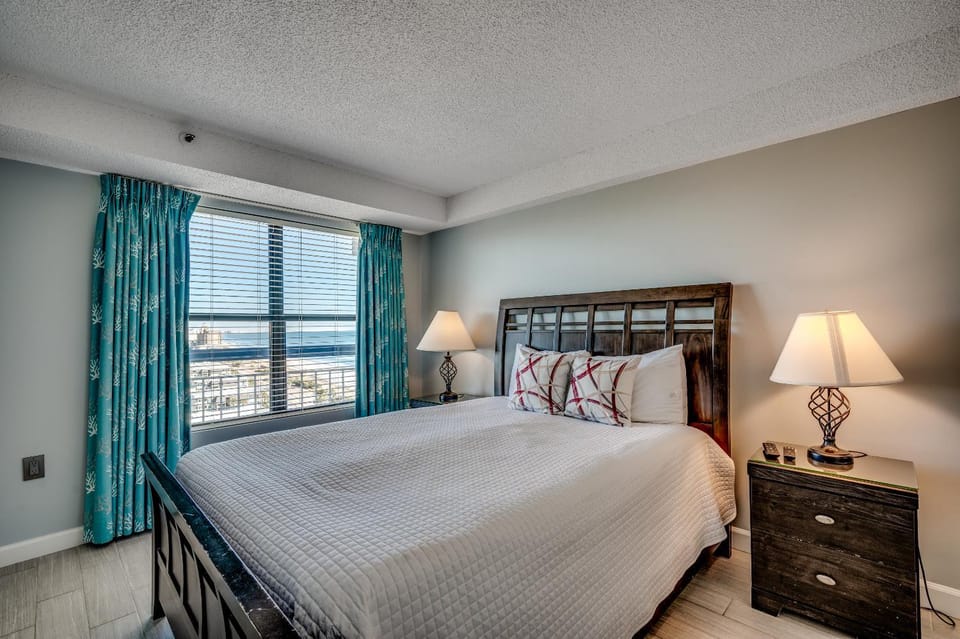 Bed, View (from property/room), Photo of the whole room, Bedroom, Sea view, Sea view