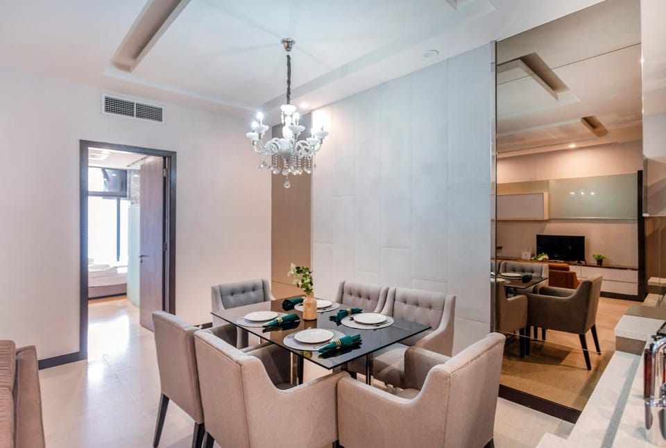 Living room, Dining area
