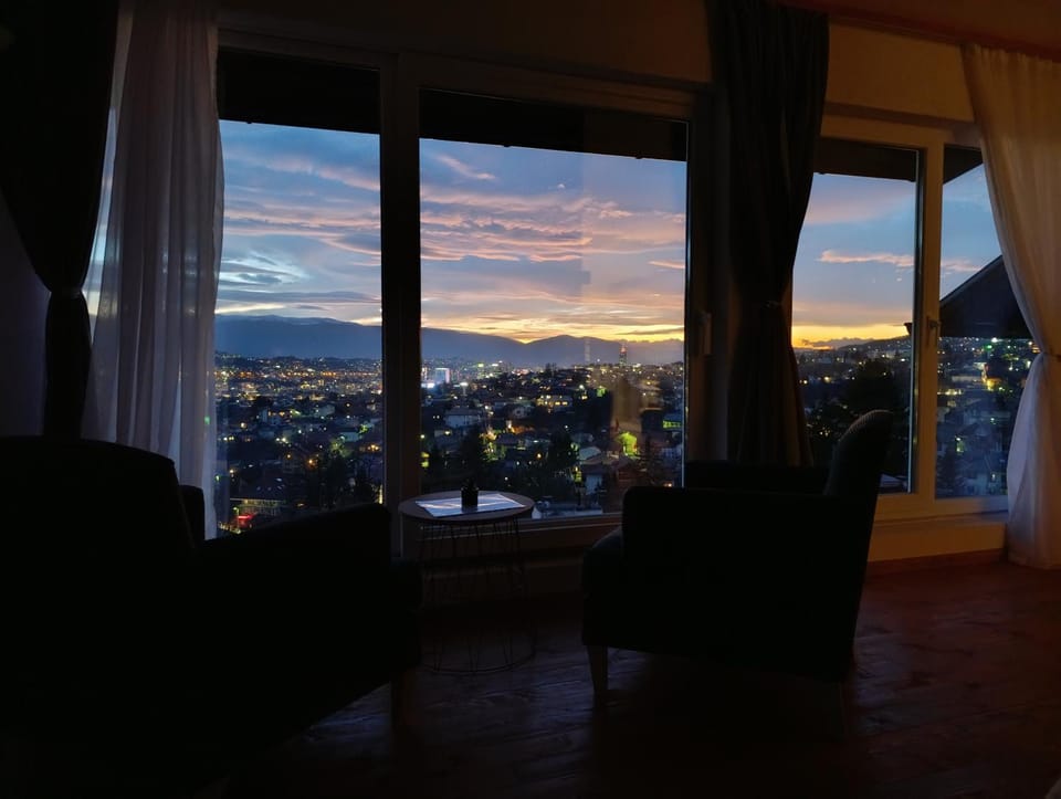 City view, City view, Landmark view, Mountain view, Mountain view