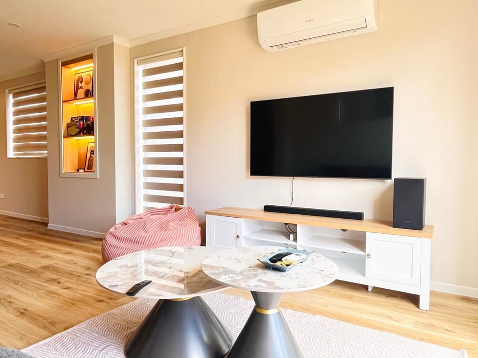 Activities, Living room, Entertainment