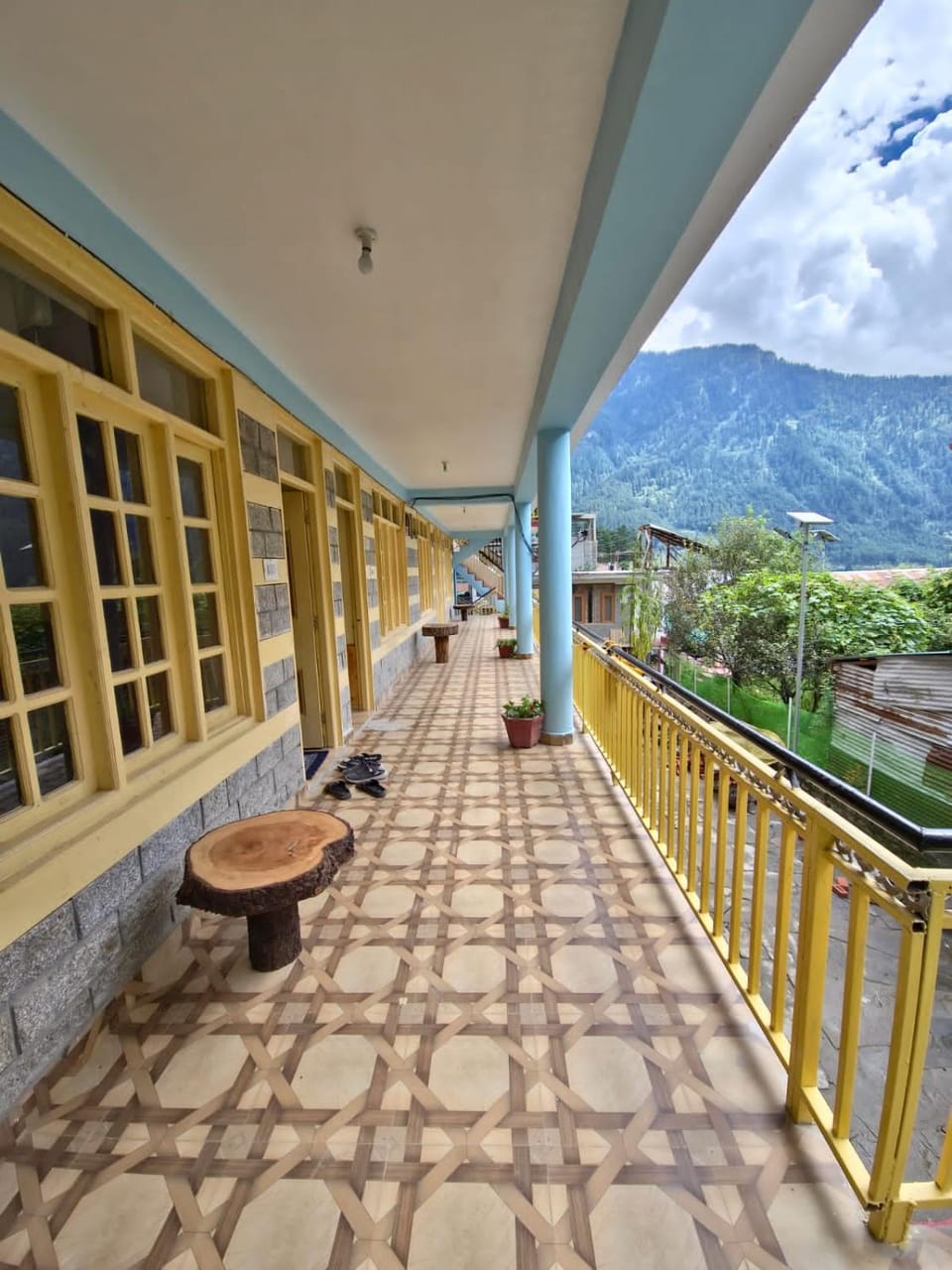Property building, View (from property/room), Balcony/Terrace, Mountain view