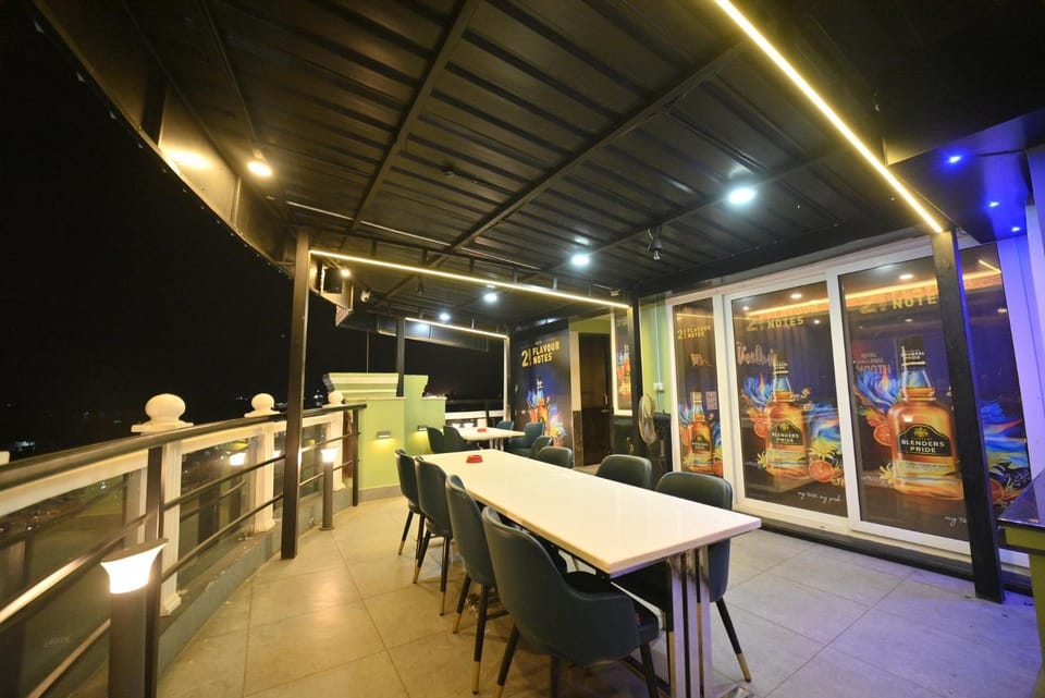 Lounge or bar