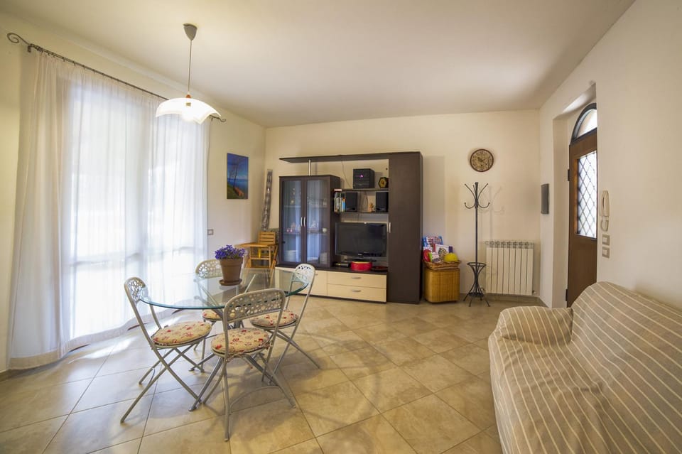 Communal lounge/ TV room, Communal kitchen