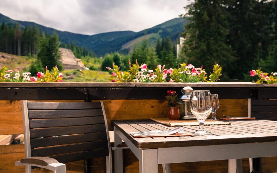 Balcony/Terrace, Mountain view