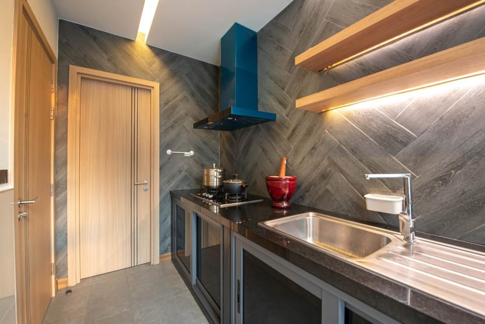 Kitchen or kitchenette