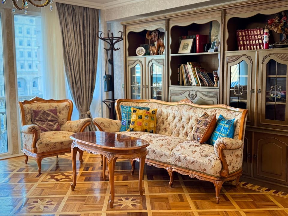 Library, Living room