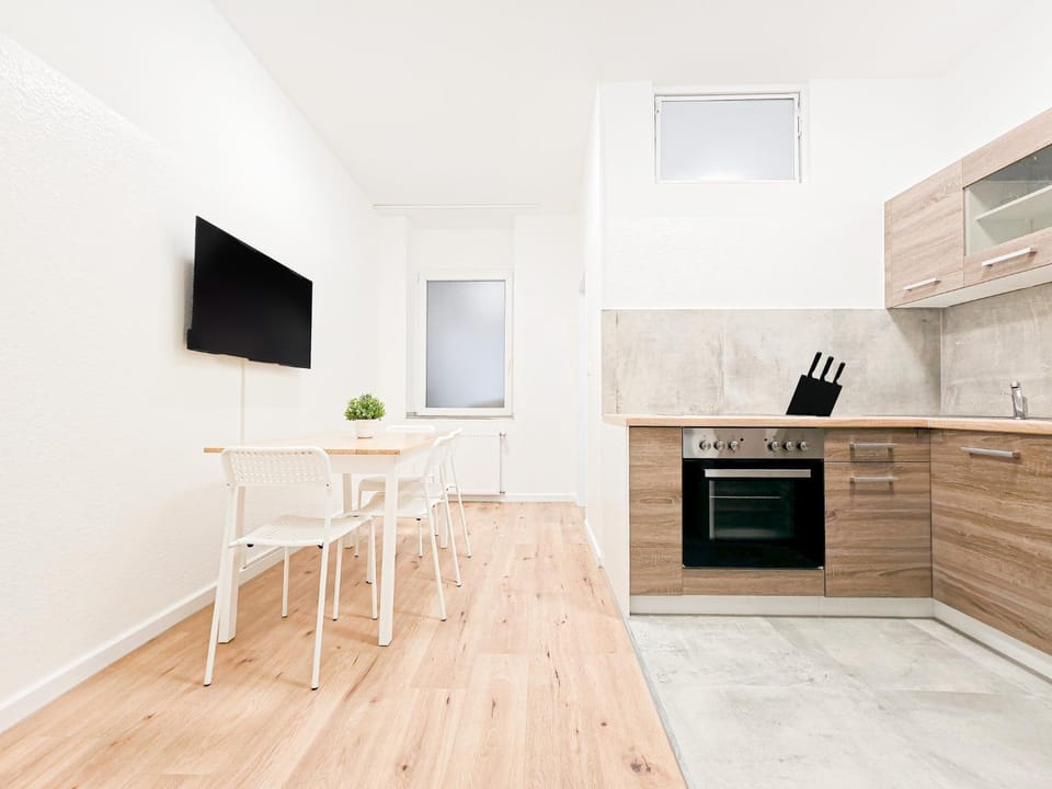 Dining area, heating, oven, stove, kitchen