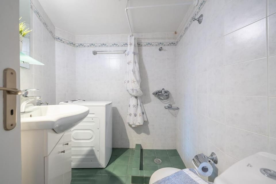 Charming Apartment near Acropolis 100mbps WiFi Apartment in Athens