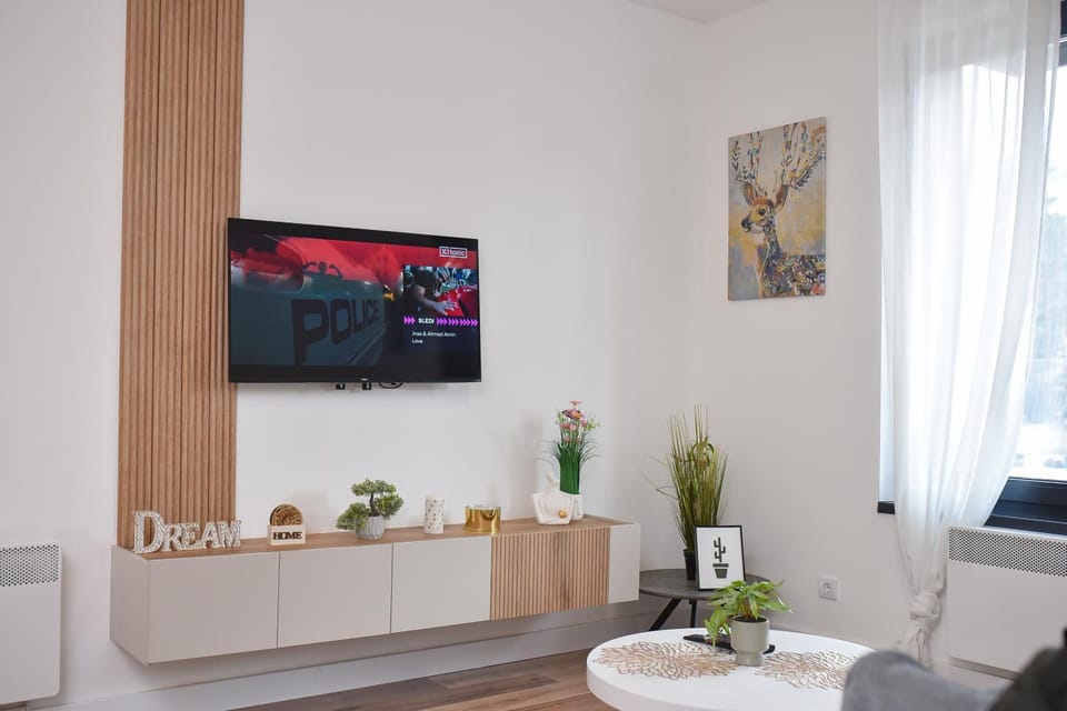 TV and multimedia, Food and drinks