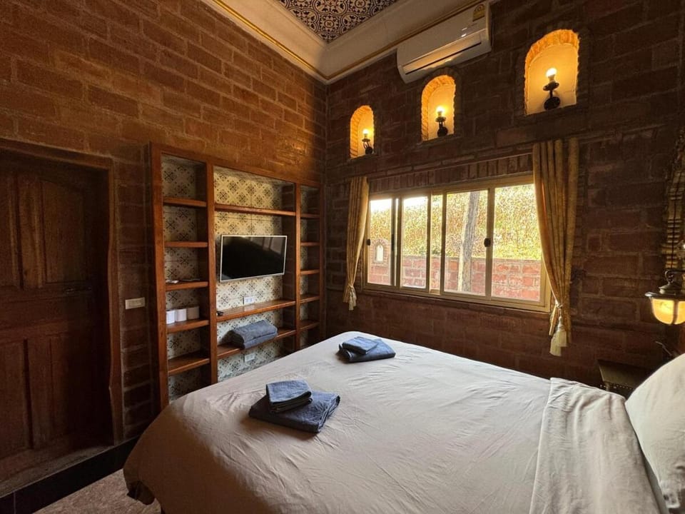 Bed, Bedroom