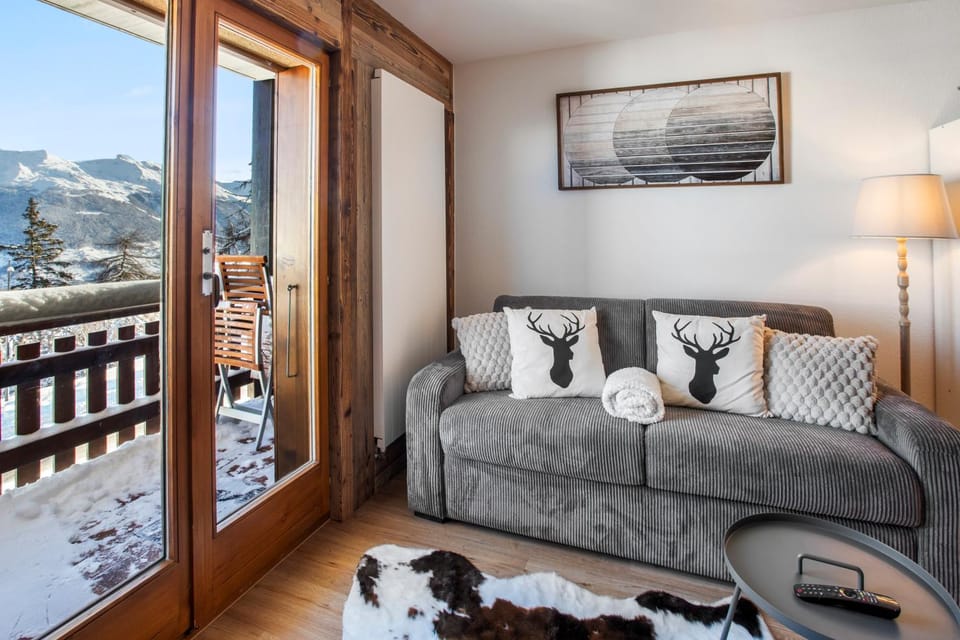 Natural landscape, Winter, Living room, Mountain view