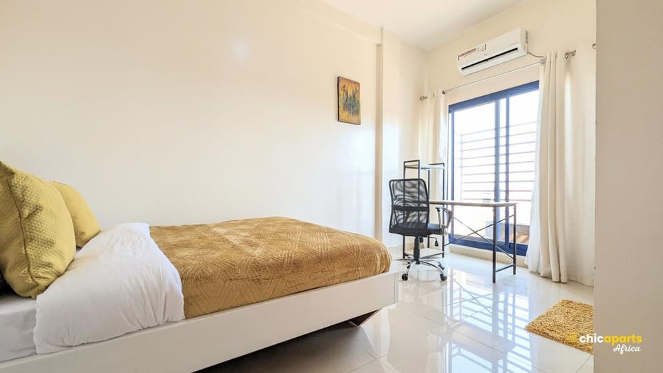 Bed, Photo of the whole room, Bedroom, air conditioner