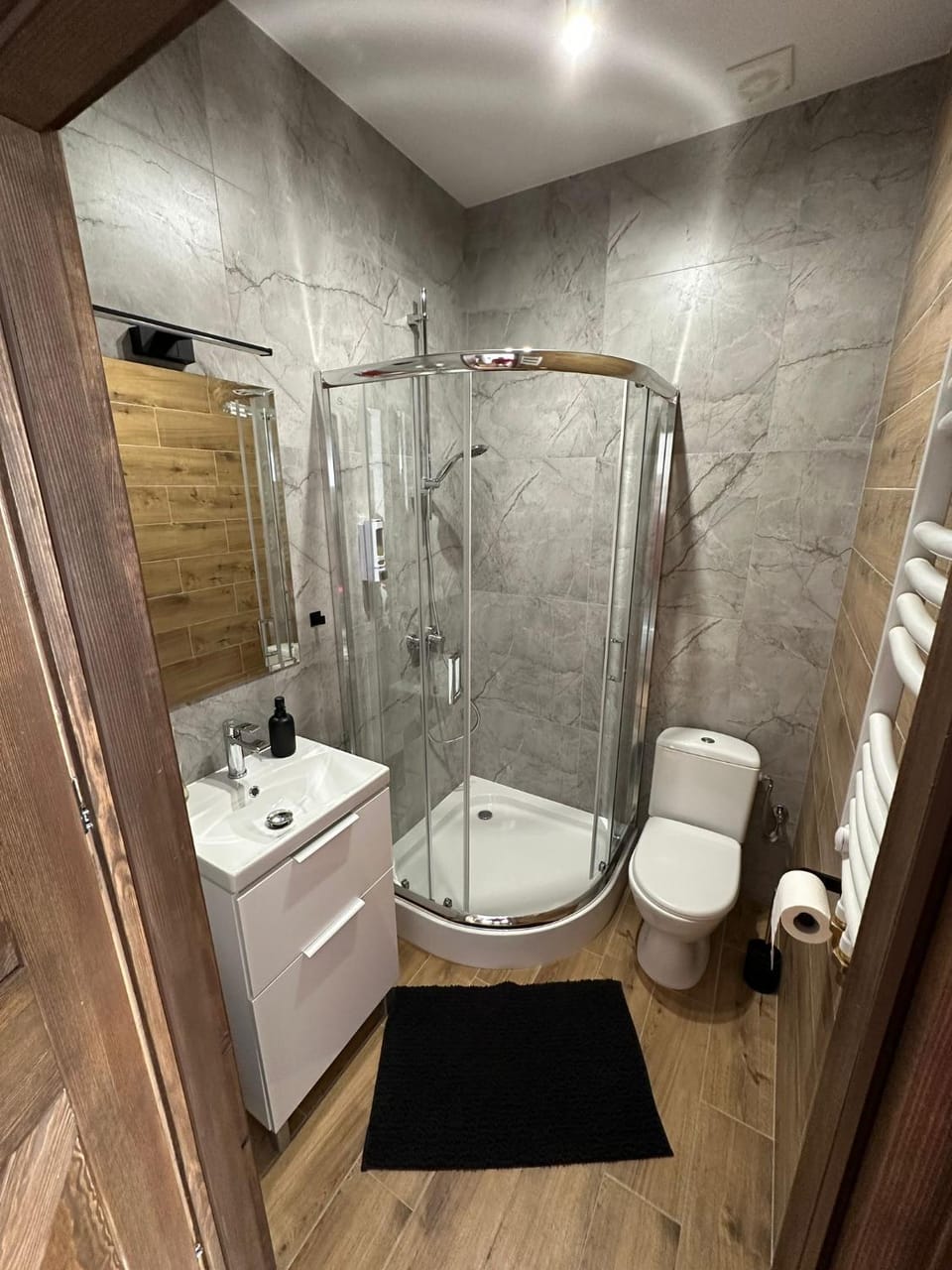 Shower, Bathroom, towels
