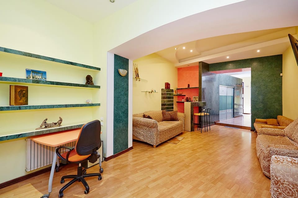 Communal lounge/ TV room