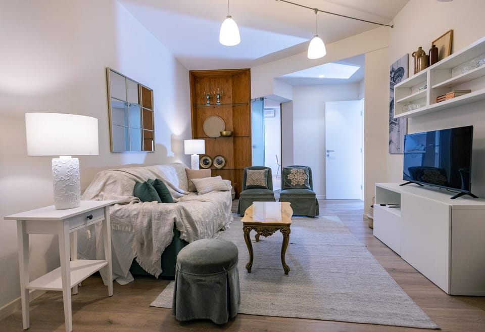 Communal lounge/ TV room, Living room