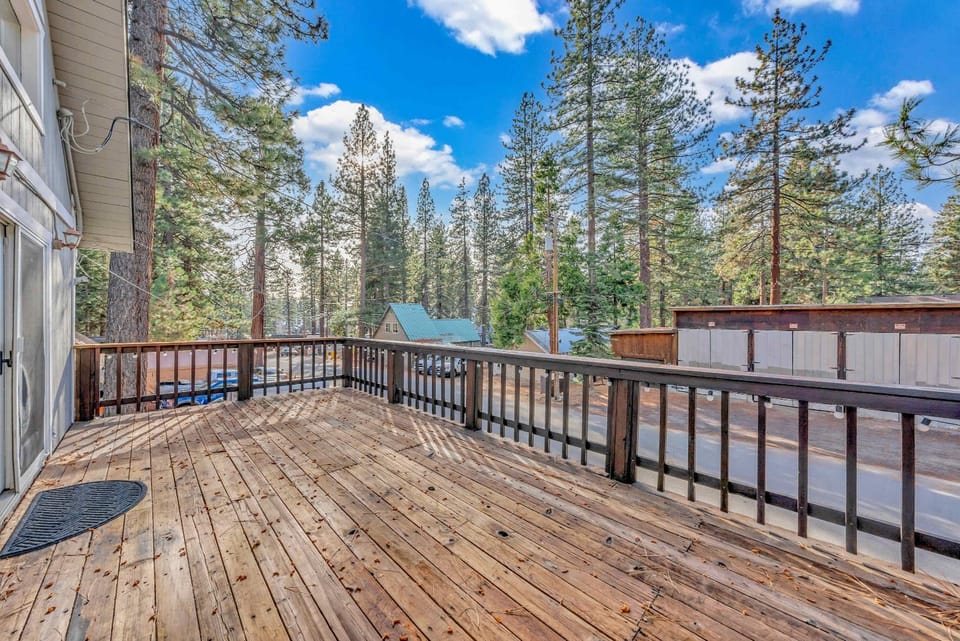 Cozy Kings Beach Vacation Rental with Deck House in Kings Beach