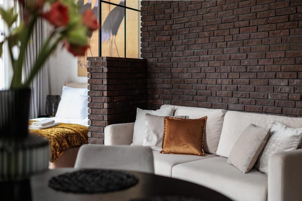 Photo of the whole room, Seating area, Bedroom