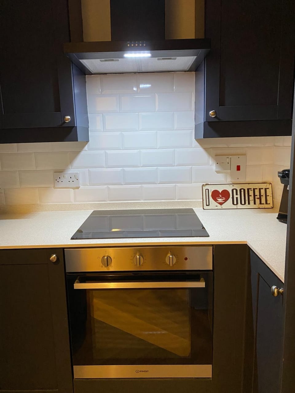 Your Home From Home Near ExCel Private Parking Villa in London