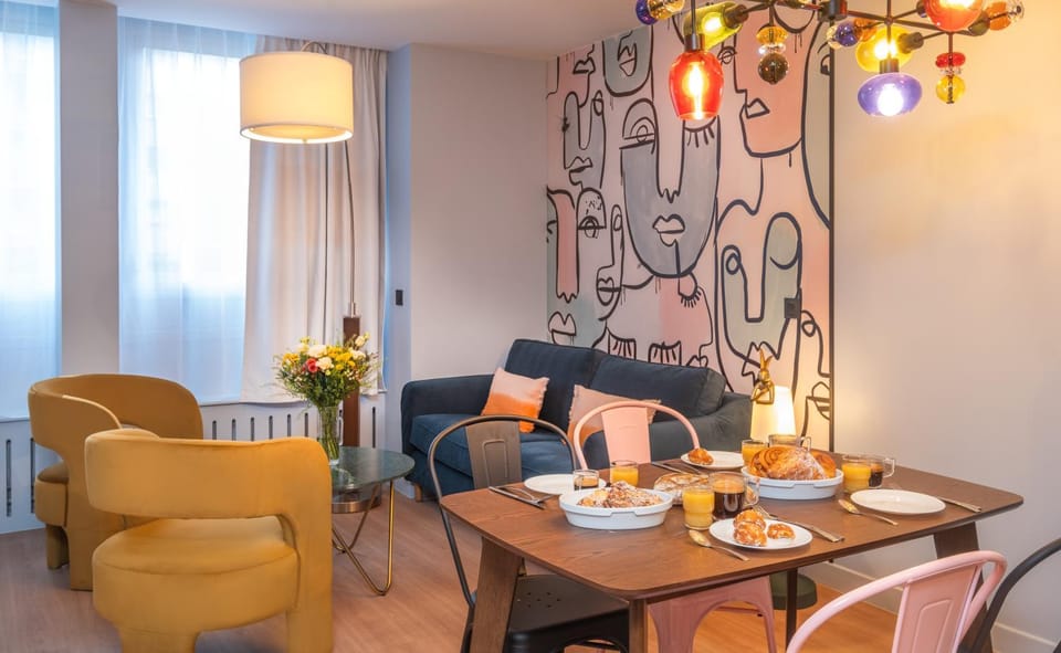 Living room, Seating area, Dining area