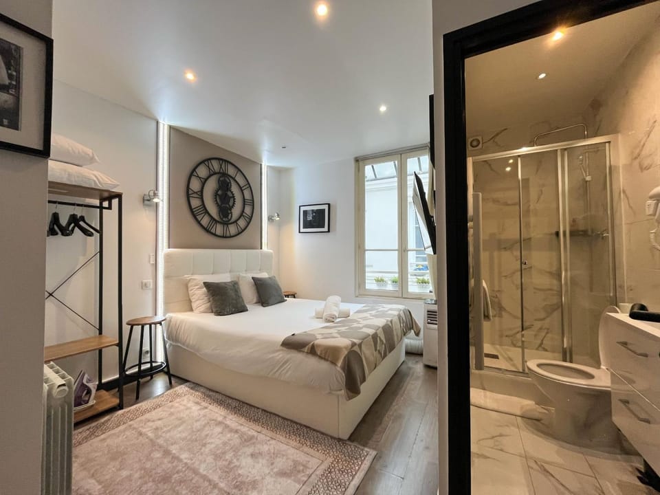Urban Flat 21 - Chaplin Atelier in central Paris Apartment in Paris