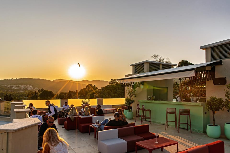 Lounge or bar, Sunset