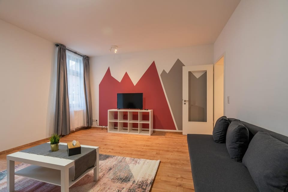 TV and multimedia, Living room, Seating area, Evening entertainment