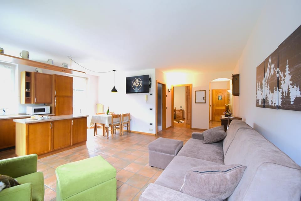 Living room, Seating area, kitchen