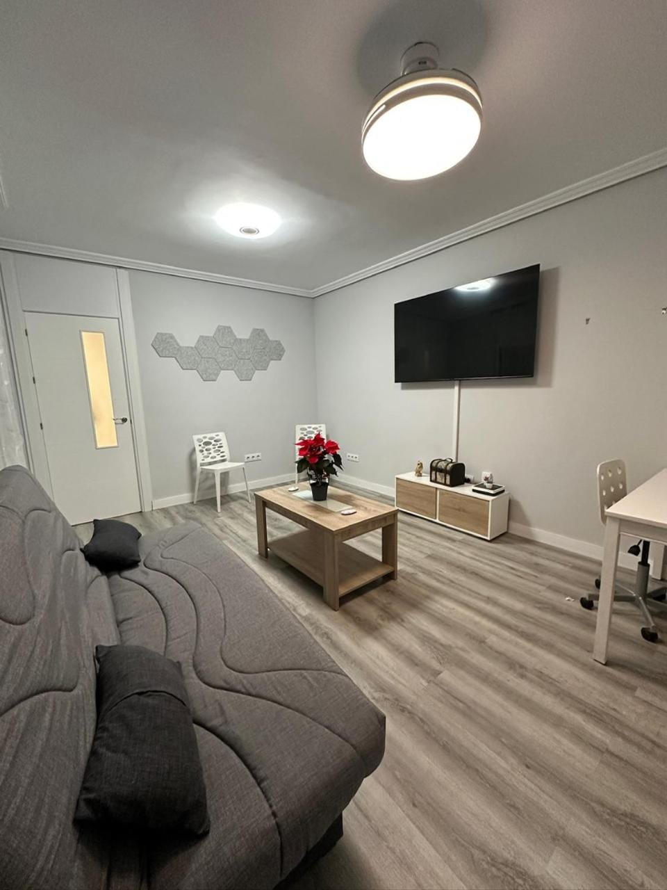 TV and multimedia, Living room, Seating area