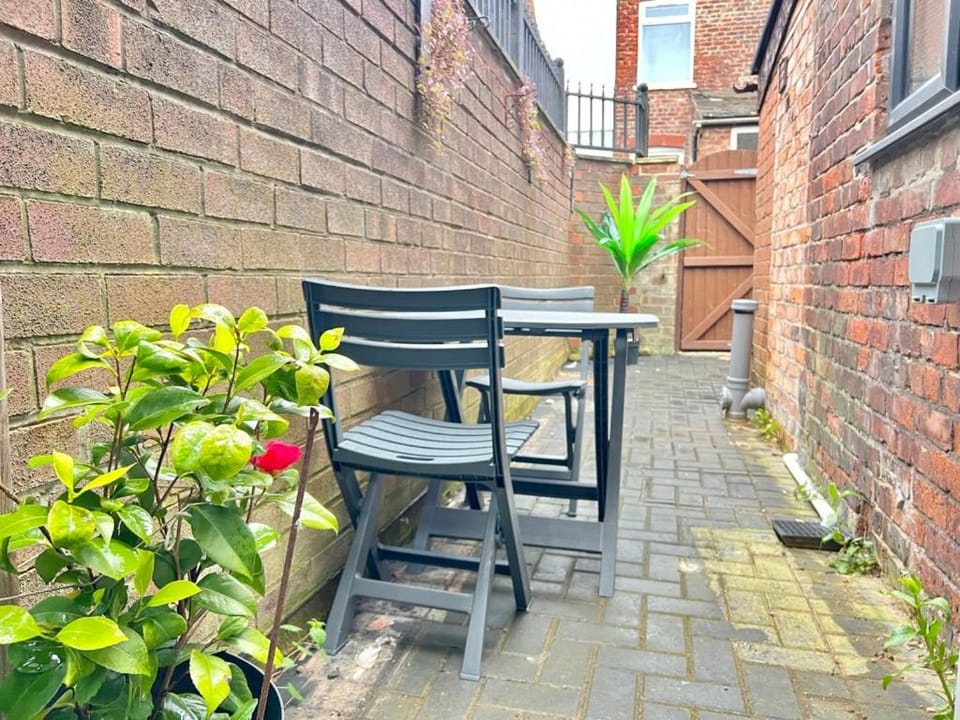 Lux shared flat with 2 private bedrooms and 2 private en-suite bathrooms Apartment in Manchester