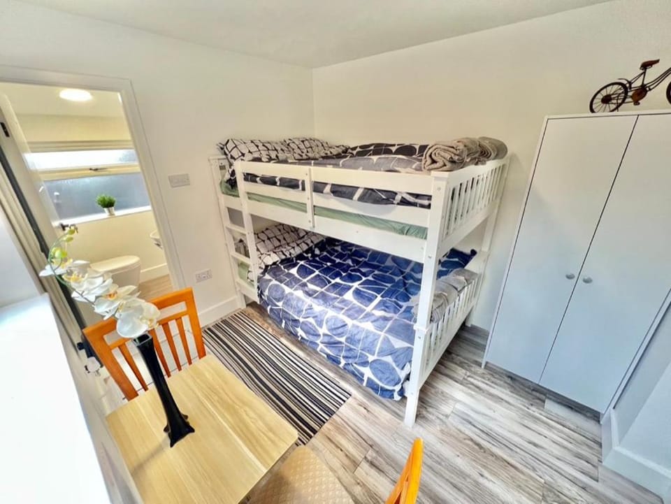 Lux shared flat with 2 private bedrooms and 2 private en-suite bathrooms Apartment in Manchester