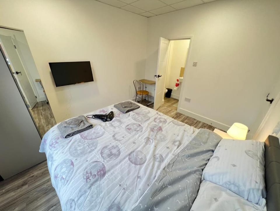 Lux shared flat with 2 private bedrooms and 2 private en-suite bathrooms Apartment in Manchester